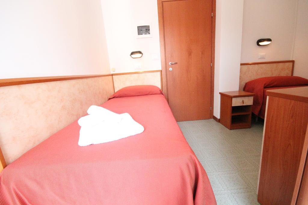 Hotel Merkury Torre Pedrera Eksteriør billede