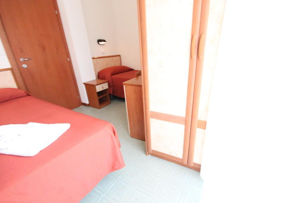 Hotel Merkury Torre Pedrera Eksteriør billede
